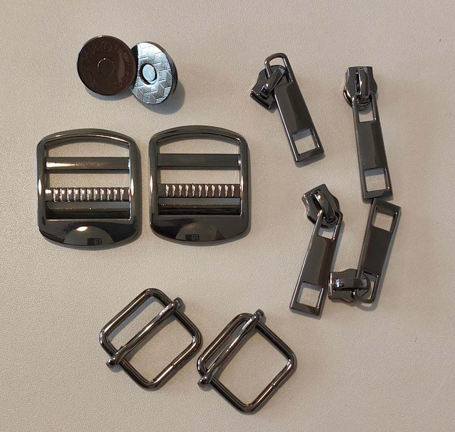 Kiwi Bagineers hardware Kit Gunmetal October 2025 Bag of the Month Club Hardware Kit