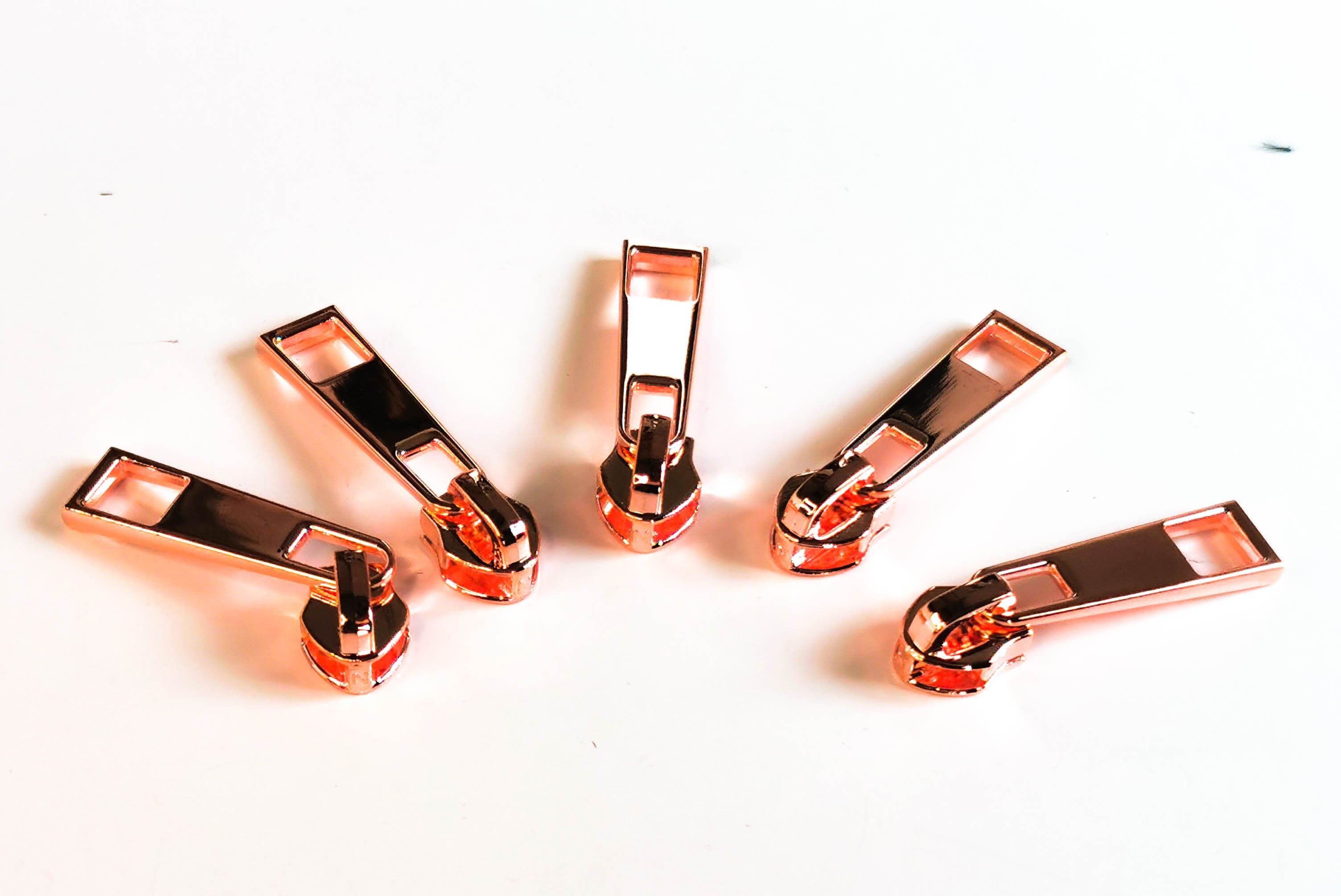 Zipper Pulls. For #5 Metallic Nylon Coil Zipper tape Pack of Five. By Kiwi Bagineers - Kiwi Bagineers