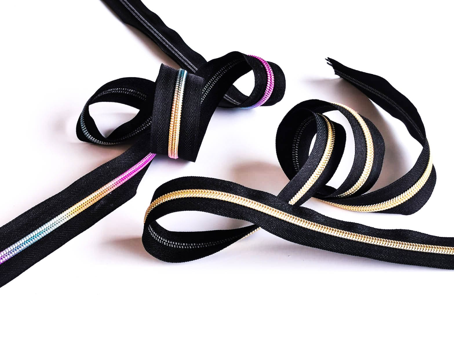 Zipper by the Yard (metre). 2.5m of #3 Zipper tape with 10 Zipper Sliders/Pullers - Kiwi Bagineers